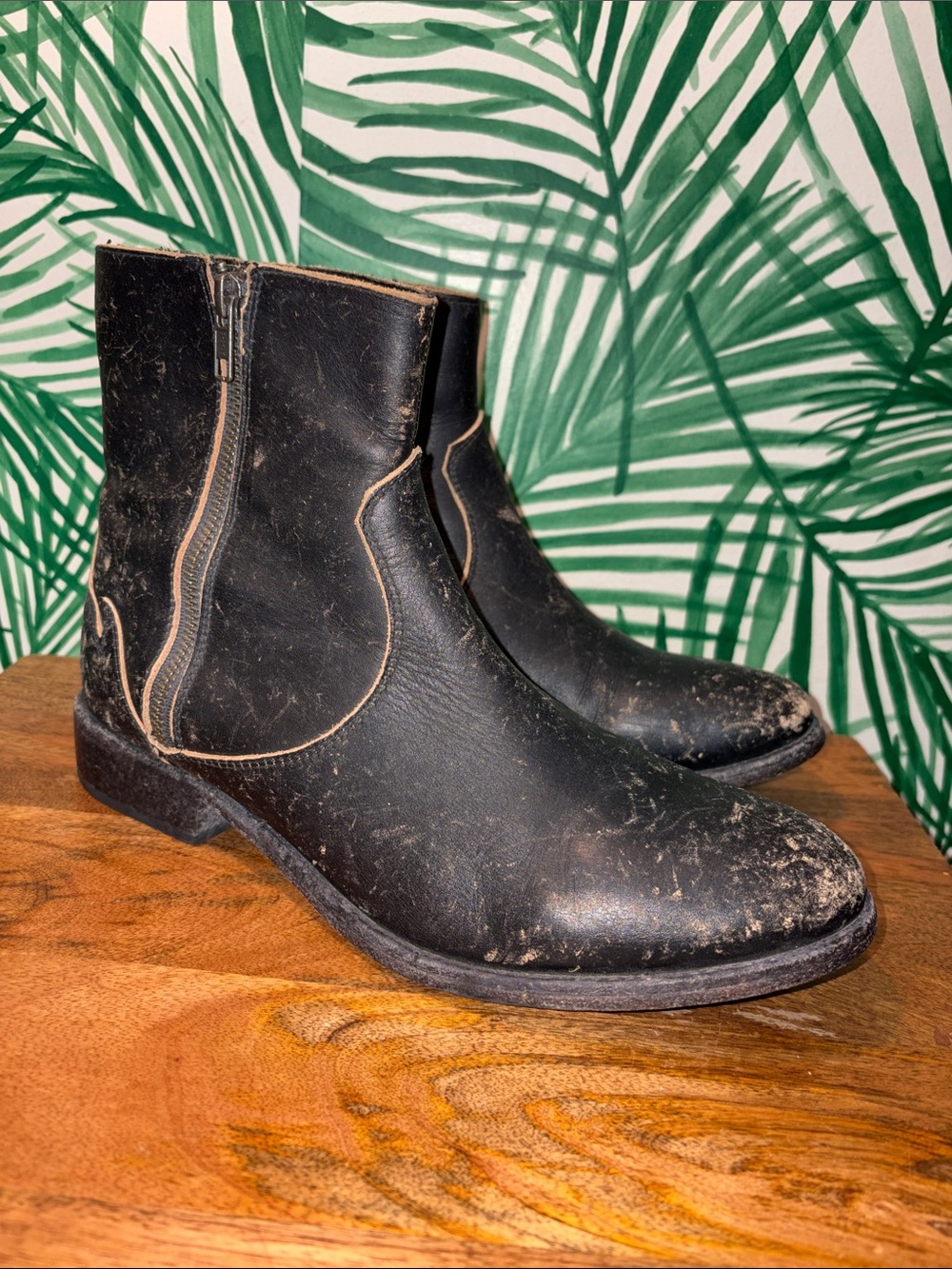Matisse Wyoming Distressed Black Leather Ankle Boots Women’s 11